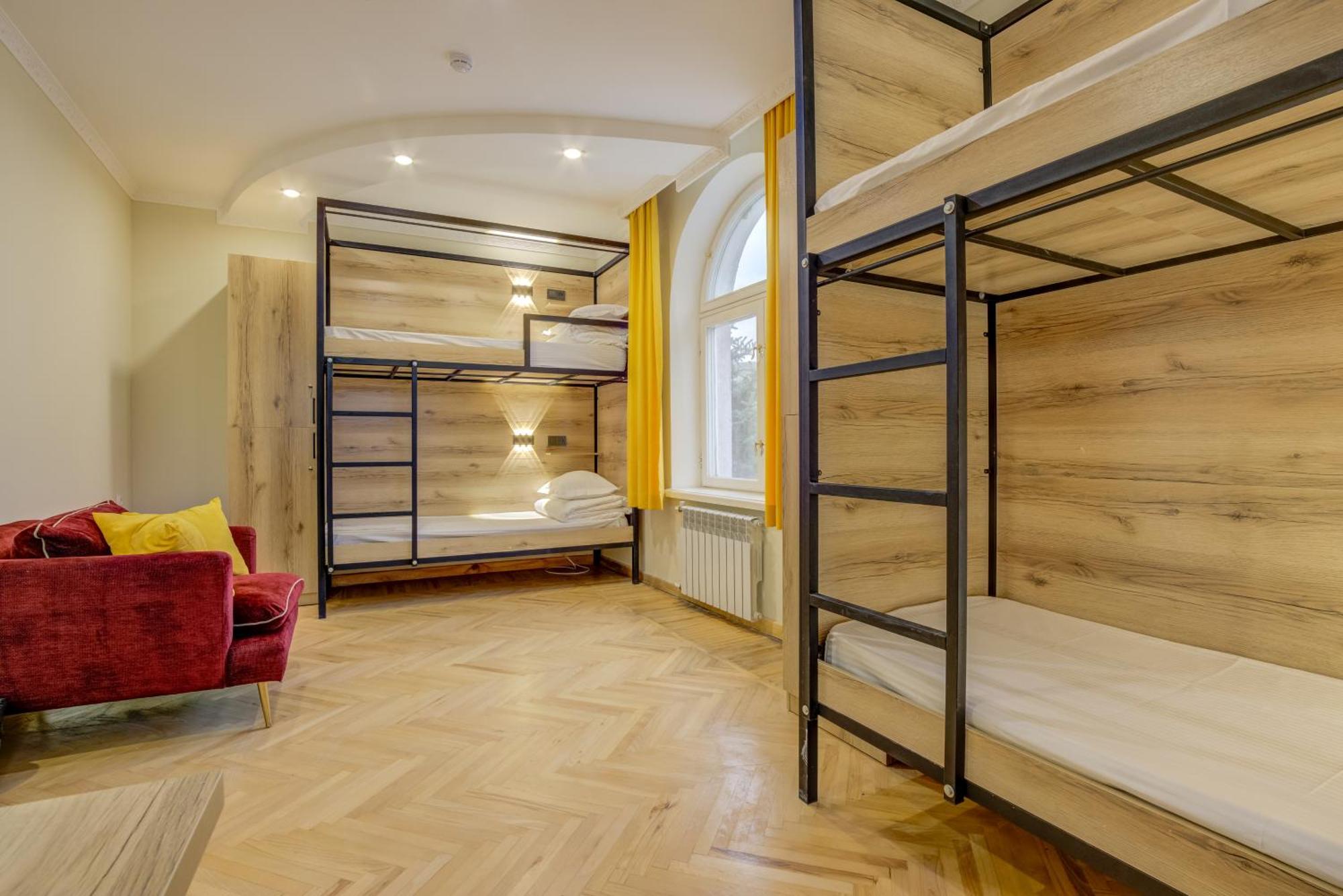 People Guest House Бишкек Экстерьер фото