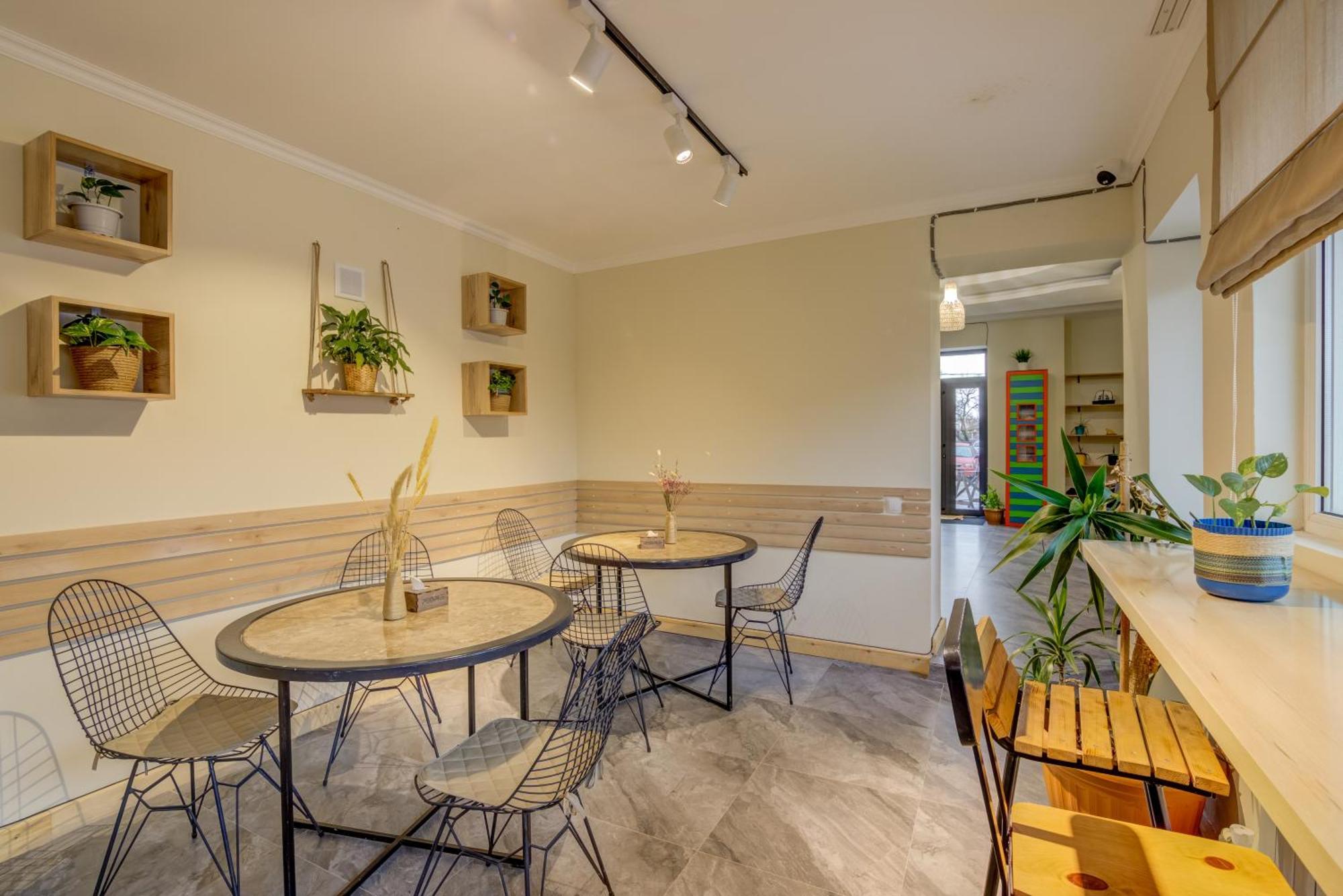 People Guest House Бишкек Экстерьер фото