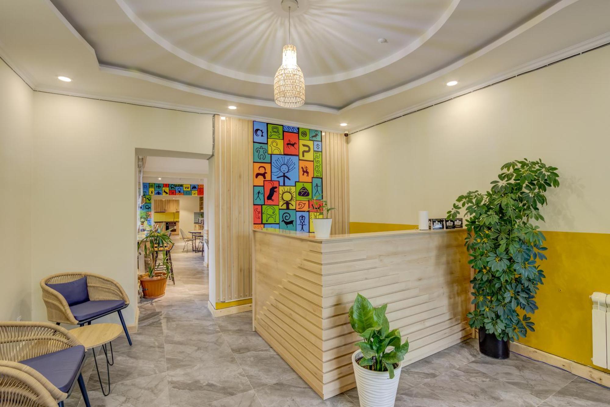 People Guest House Бишкек Экстерьер фото