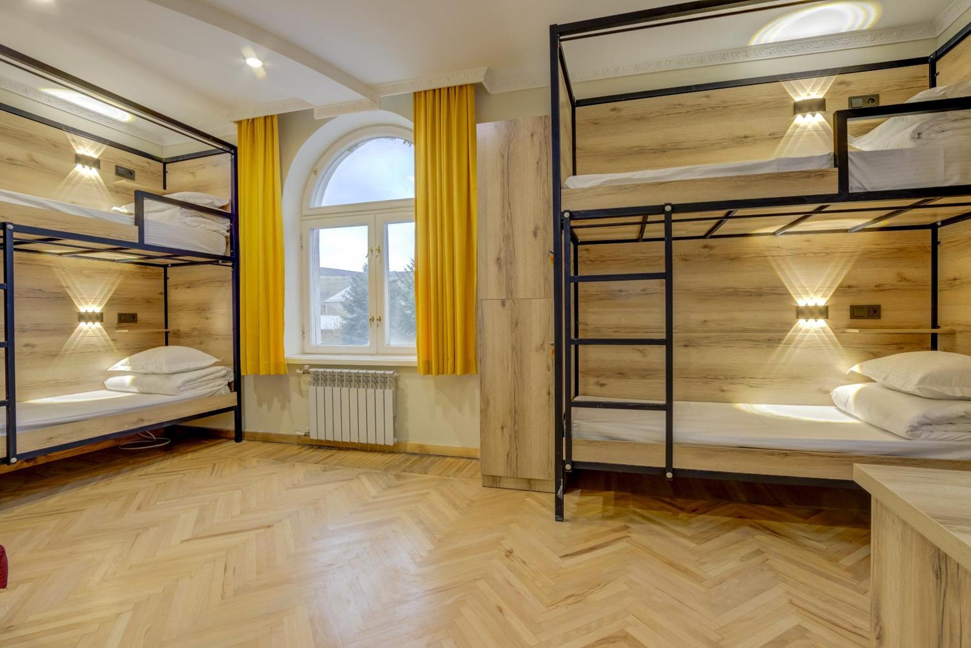 People Guest House Бишкек Экстерьер фото