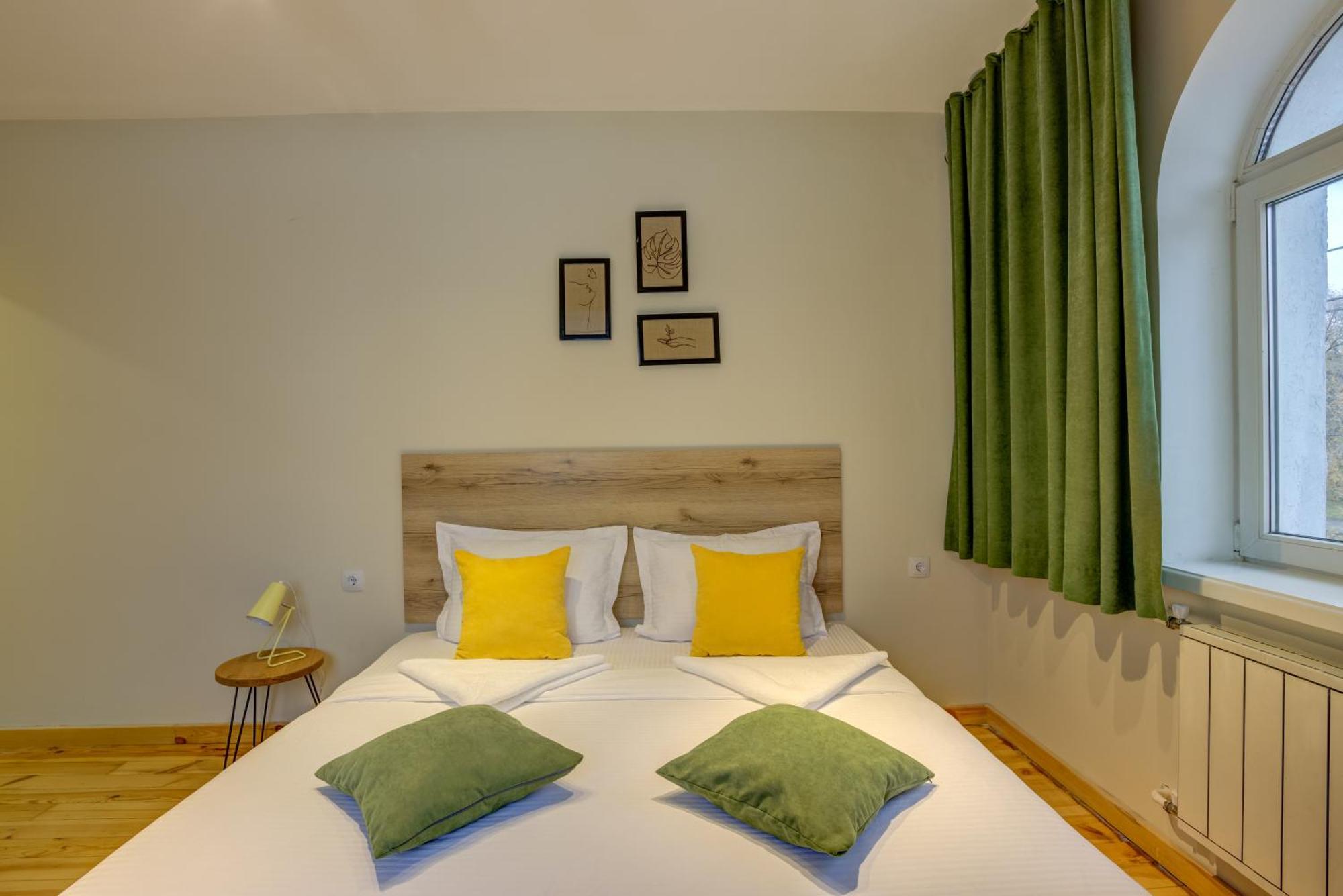People Guest House Бишкек Экстерьер фото