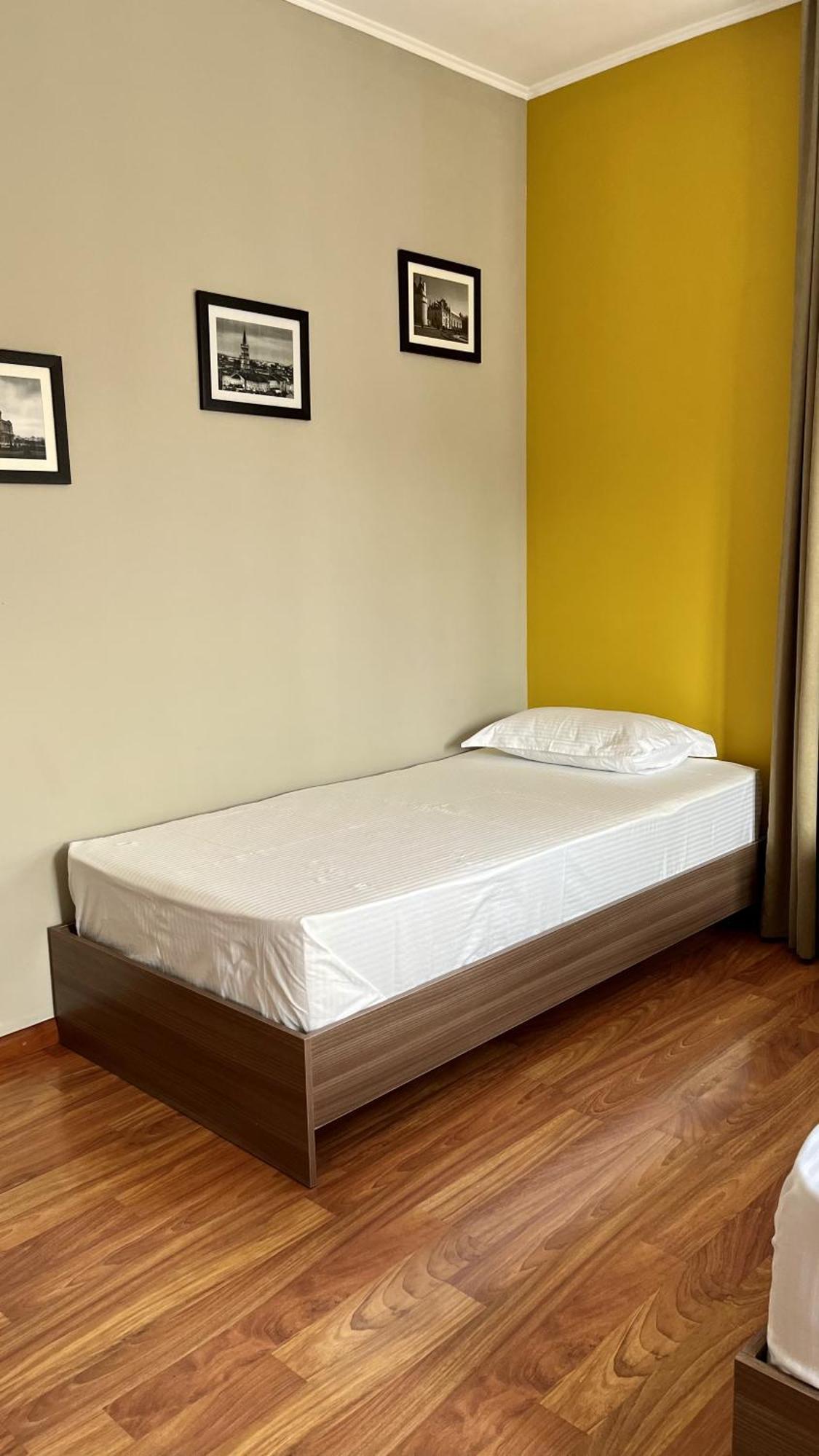 People Guest House Бишкек Экстерьер фото