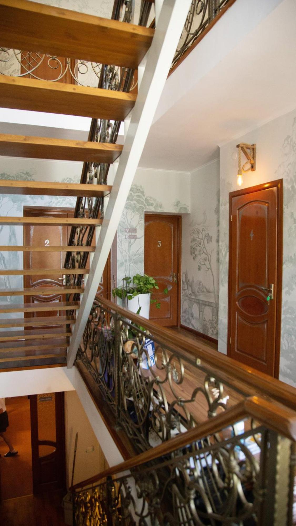 People Guest House Бишкек Экстерьер фото