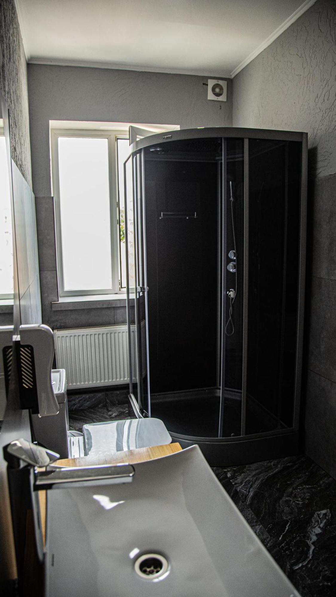 People Guest House Бишкек Экстерьер фото