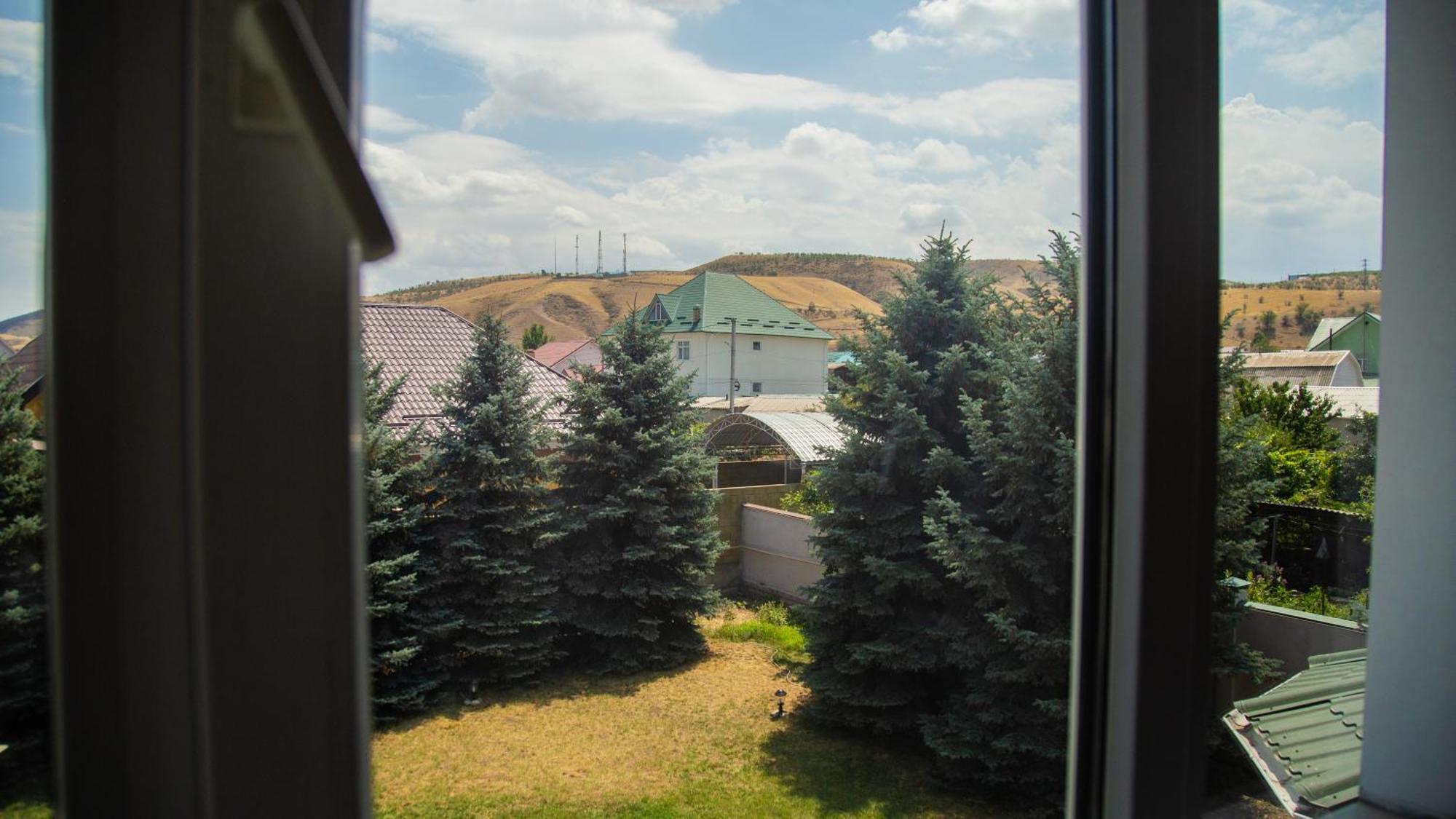 People Guest House Бишкек Экстерьер фото