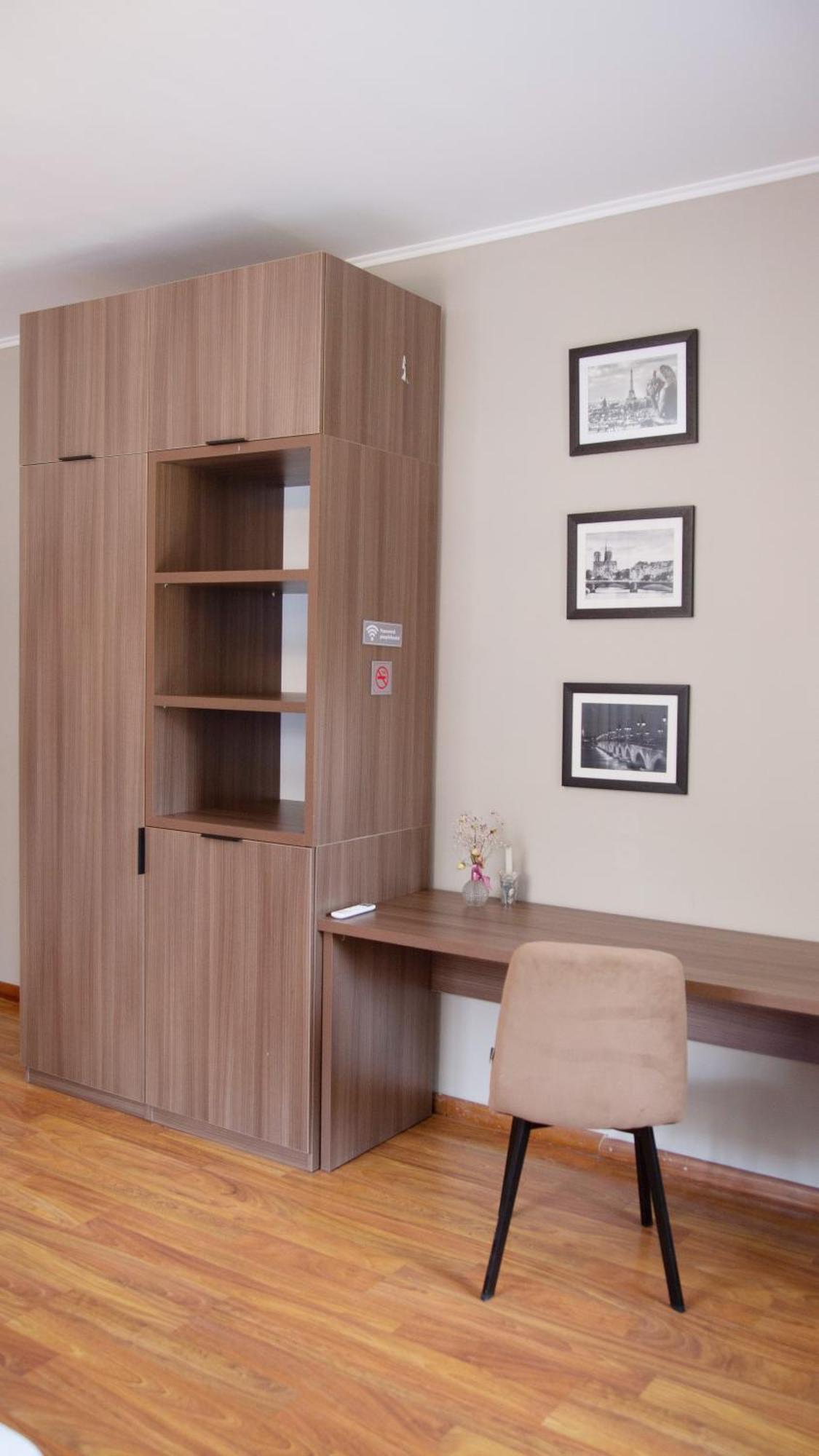 People Guest House Бишкек Экстерьер фото