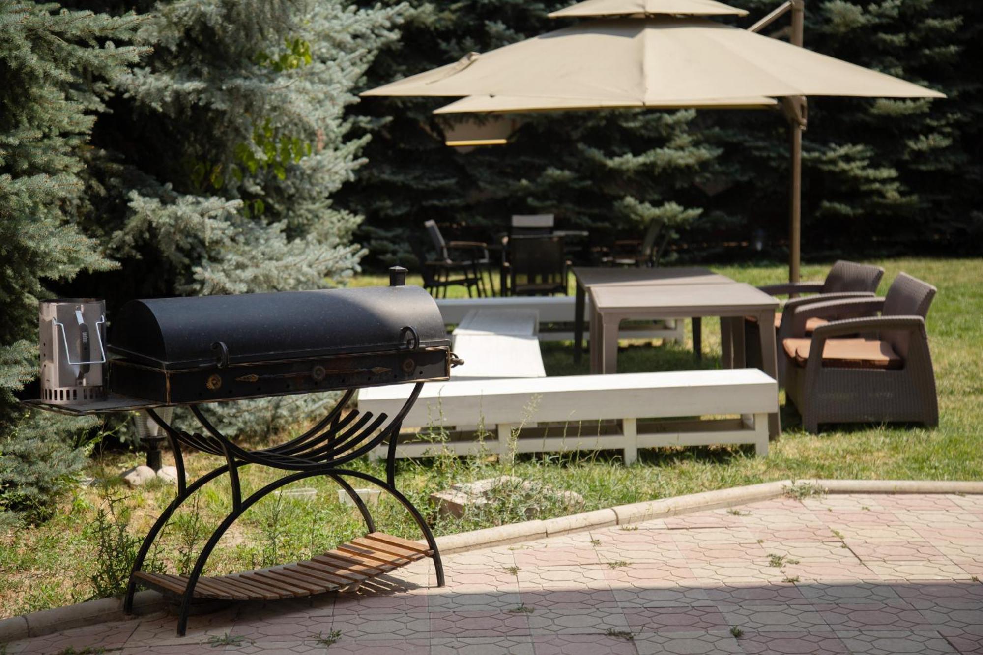People Guest House Бишкек Экстерьер фото