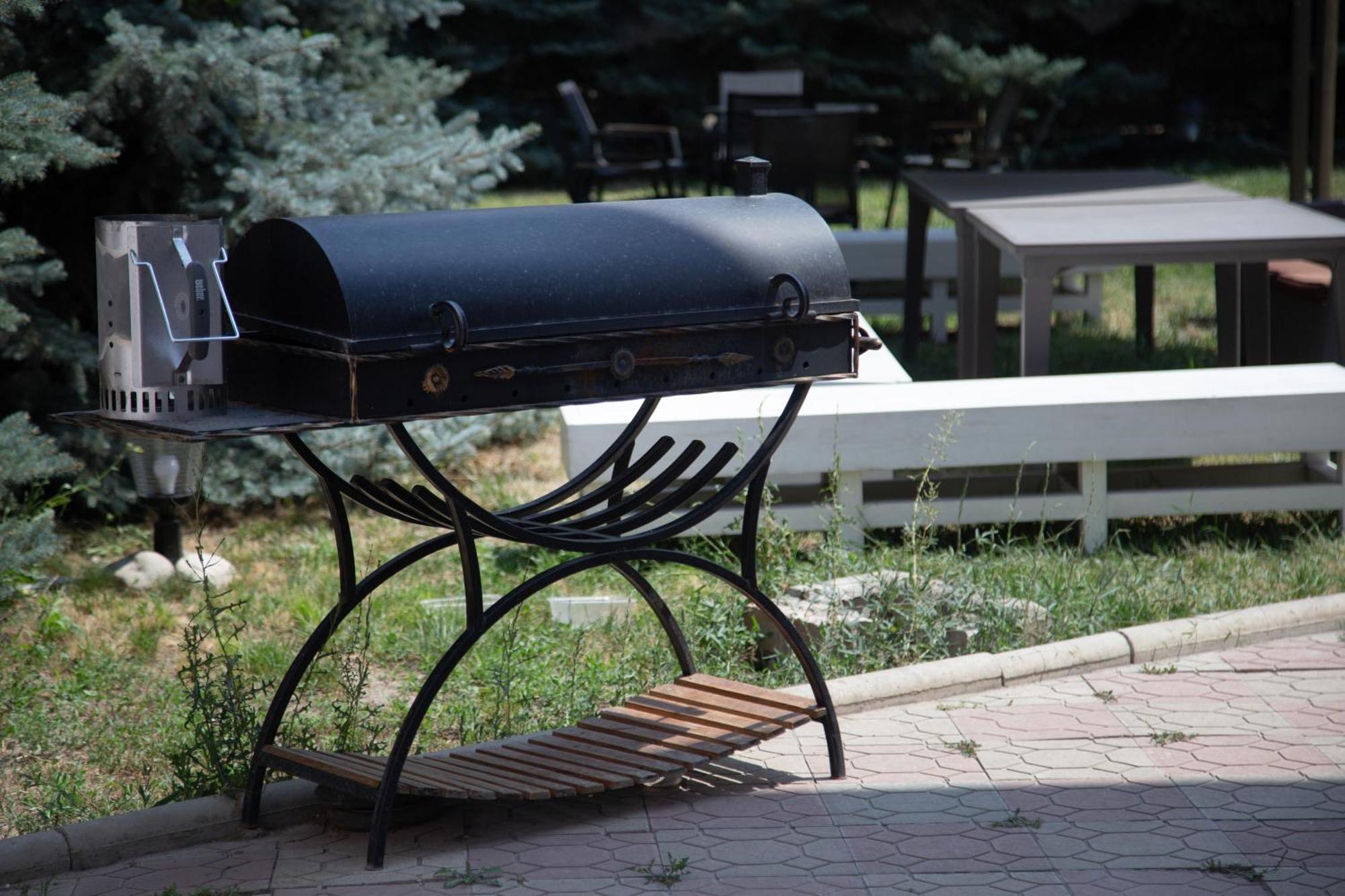 People Guest House Бишкек Экстерьер фото