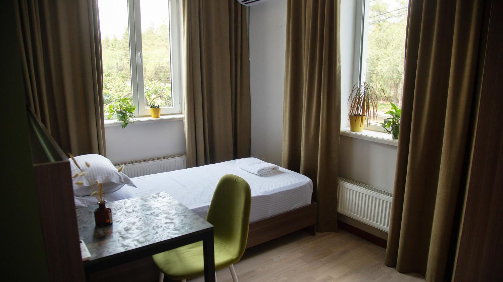 People Guest House Бишкек Экстерьер фото