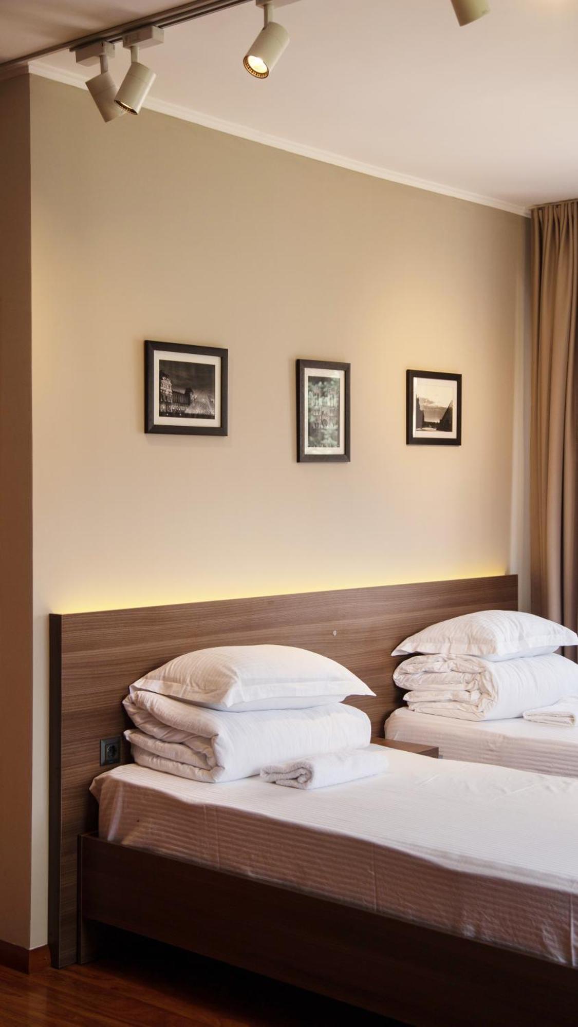 People Guest House Бишкек Экстерьер фото